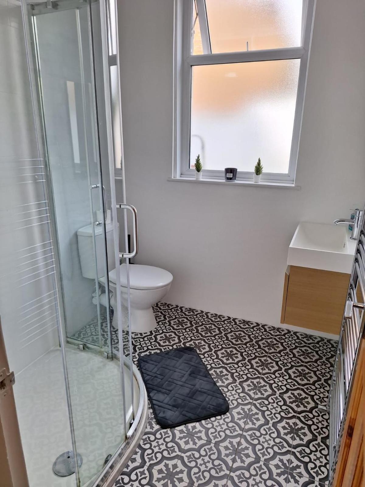 Апартаменты Modern Ground Floor Flat - 15 Min To Central Лондон Экстерьер фото